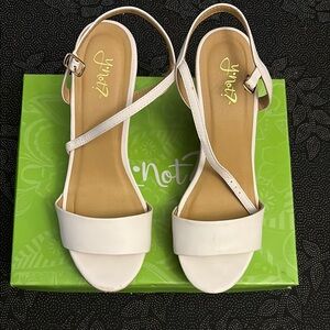 Unisa White Sandals Elegant Open-Toe Design
